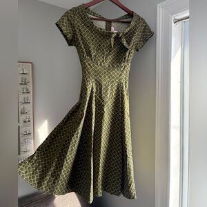 Vintage Pin-Up Stye Olive Green Short-Sleeve Fit-and-Flare Dress